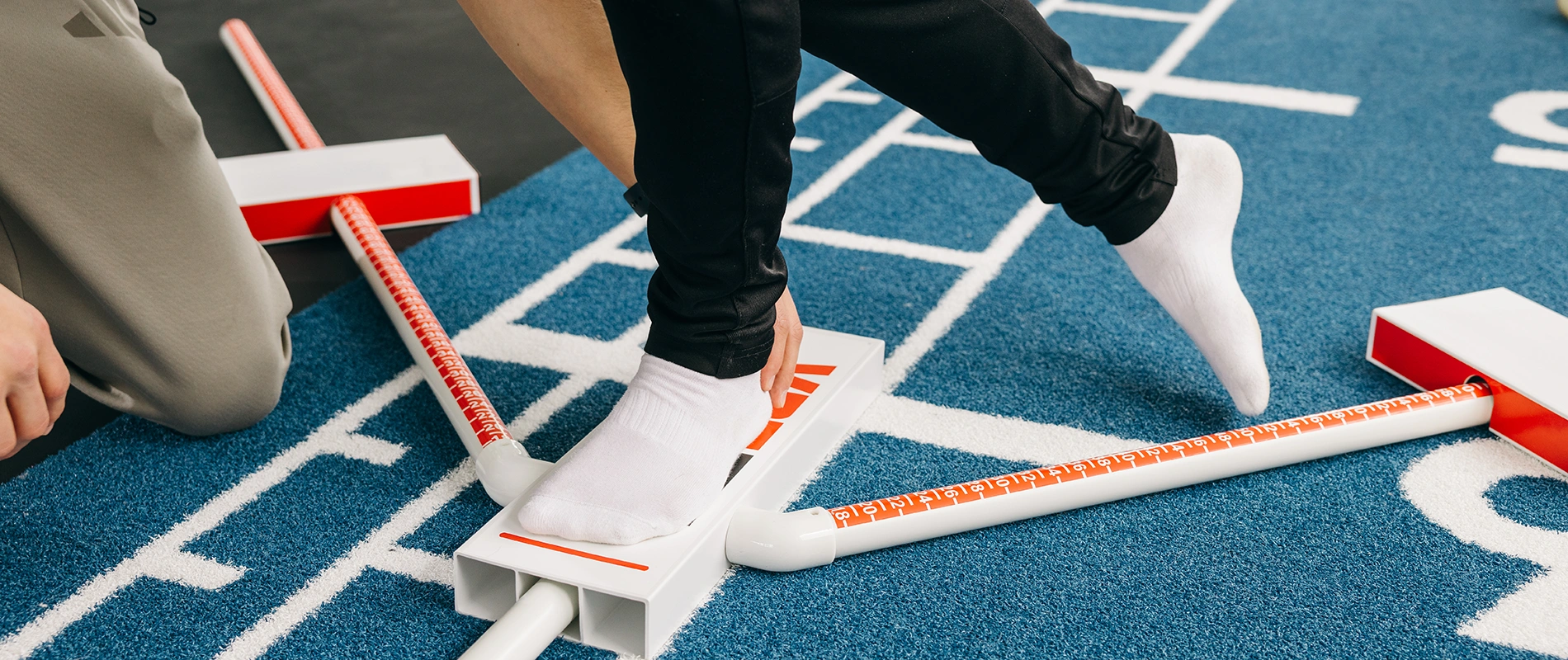 Funktionelles medizinisches Individualtraining auf der Sprint-Laufbahn bei DuoLevitas – Physiotherapie David Lucksch Oberhaching.